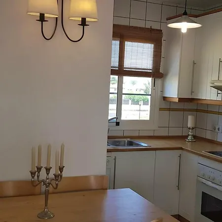 Spacious In With Shared Pool