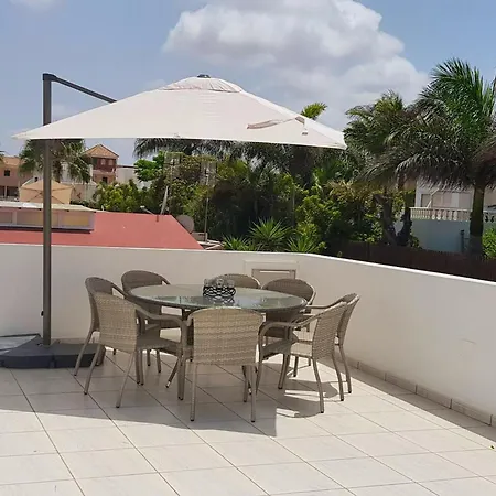 Apartment Spacious In With Shared Pool