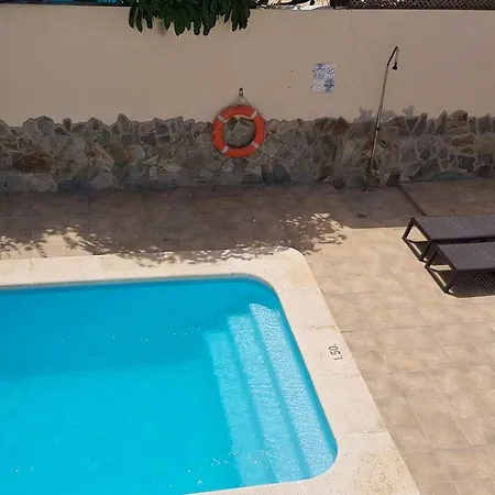Apartment Spacious In With Shared Pool *