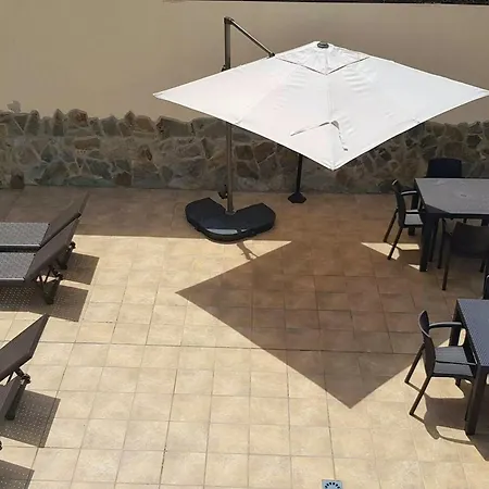 Spacious In With Shared Pool Corralejo